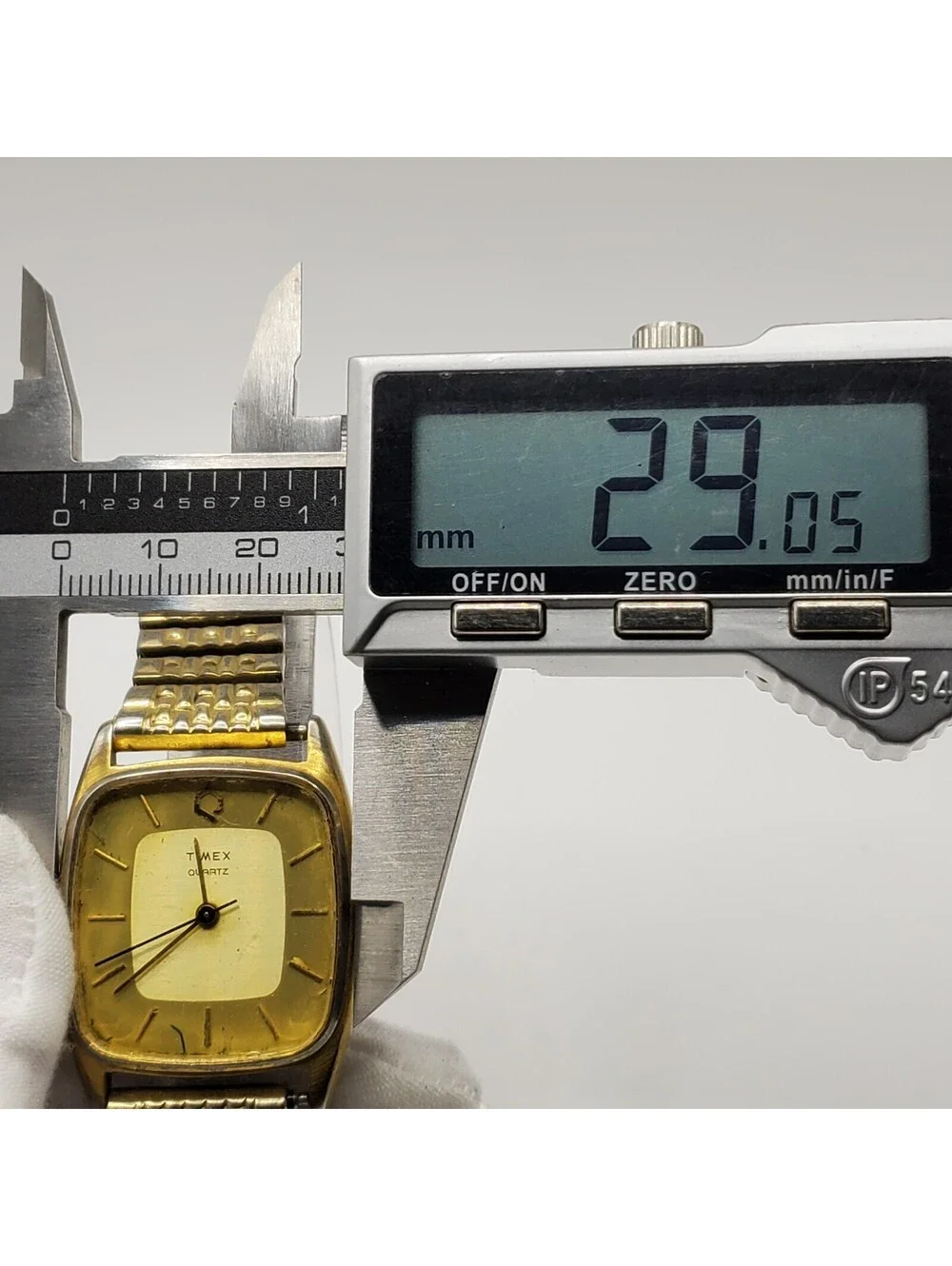 Vintage Timex Q Quartz Mens Watch 10k GF Band For Parts Or Repair